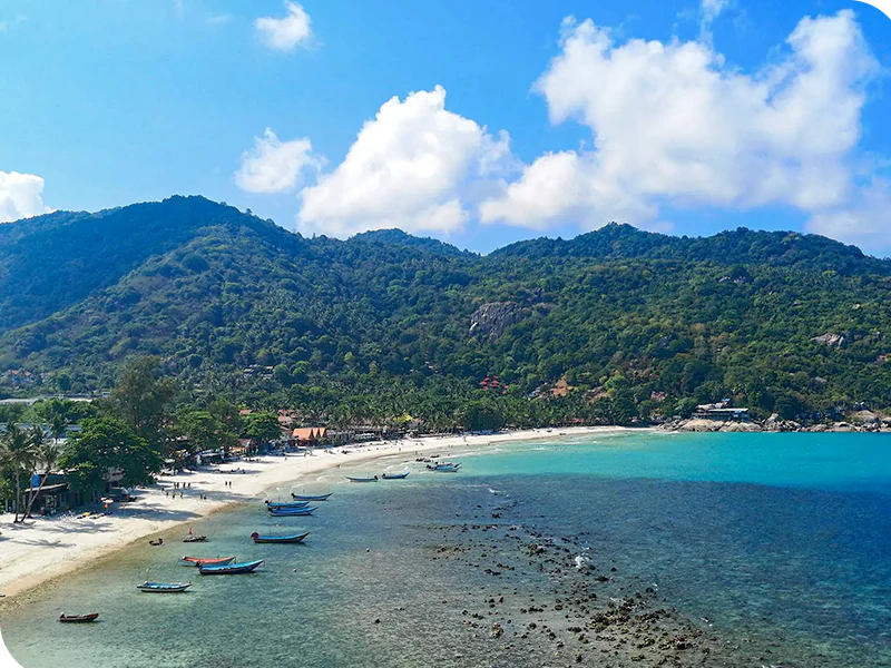 Ko Phangan Haad Rin beach boats Thailand